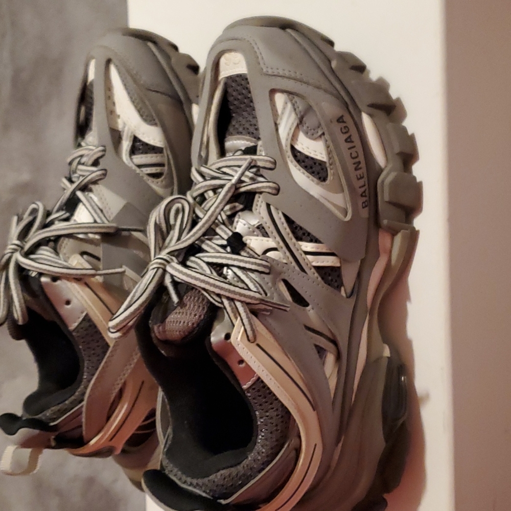 Balenciaga Sneakers - Picture 2 of 3